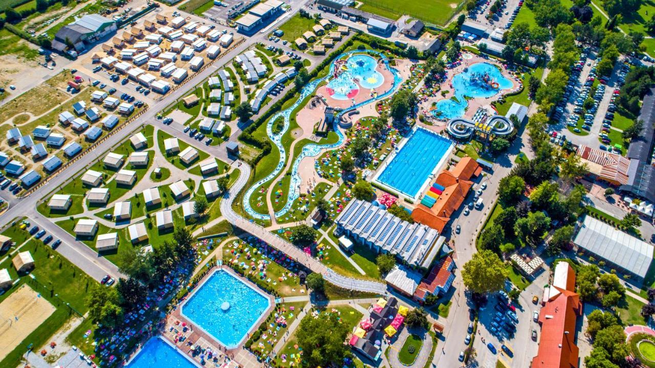 Terme Village - Mobile Homes Catez ob Savi Bagian luar foto
